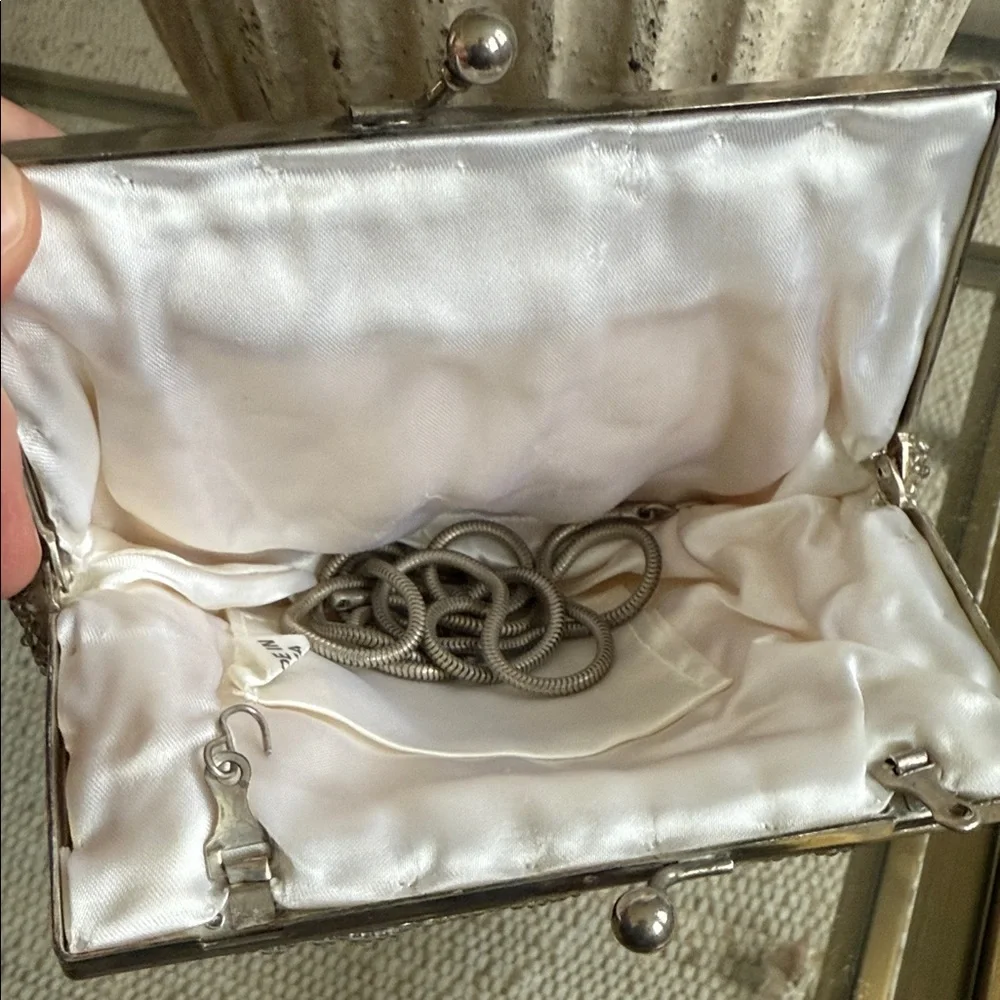 Vintage Elegant Silver Clutch Bag - Picture 3 of 4